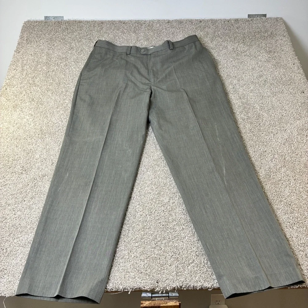 Roundtree & Yorke Easy Care Men's Gray‎ Dress Pants Size 38x30 Office Career